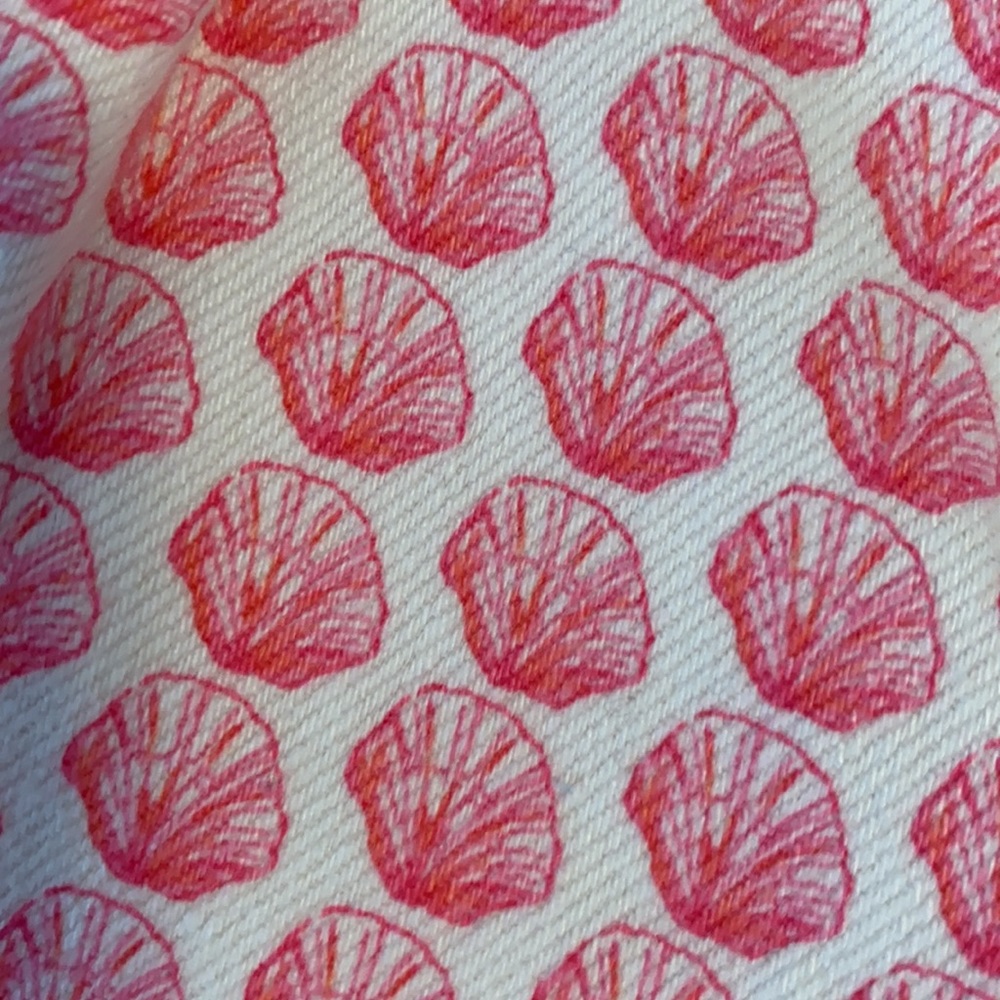 Vineyard Vines pink seashell print skinny pants. - Picture 3 of 5
